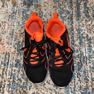 Nike Tennis Shoes